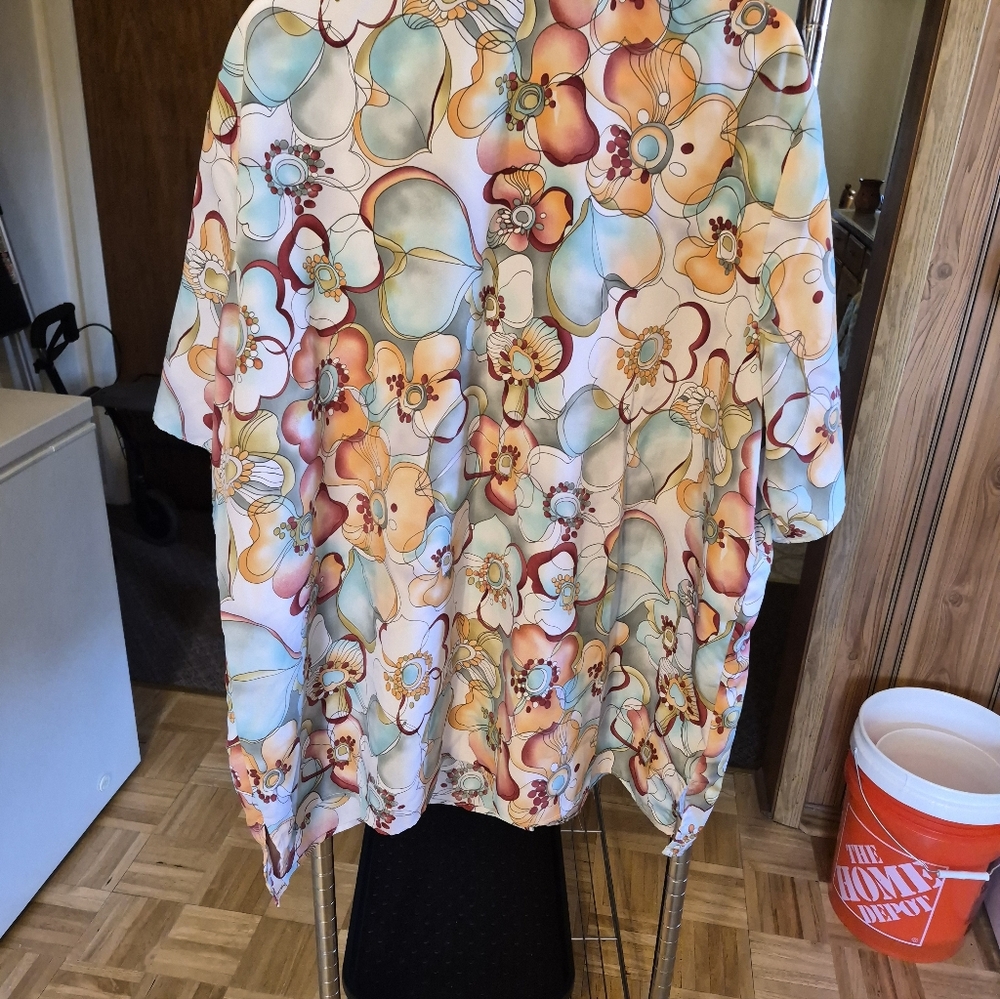 3x Maggie Sweet Floral Multicolor Short Sleeve Button Down Blouse - Picture 2 of 9